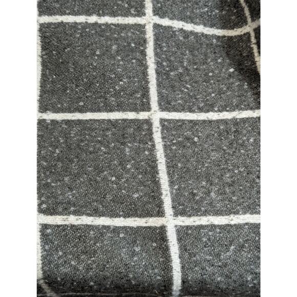 NWOT! ANN TAYLOR! ABSOLUTELY GORGEOUS DOVE GRAY, CREAM HUGE SCARF, WRAP! - Picture 4 of 10